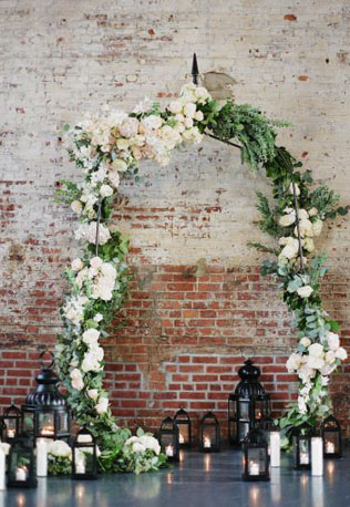 Свадебное вдохновение: 41 фон для церемонии в помещении 
