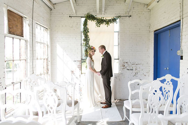 Свадебное вдохновение: 41 фон для церемонии в помещении 