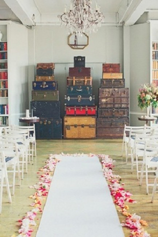 Свадебное вдохновение: 41 фон для церемонии в помещении 