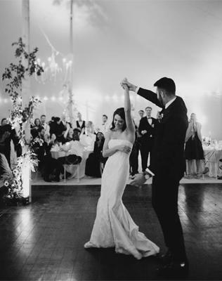 Ирландия: Держать ногу на земле во время первого танца