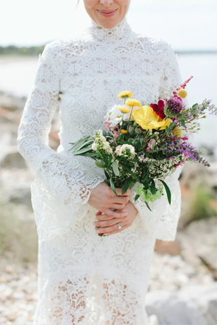 Букеты на весеннюю свадьбу: 42 трендовых идеи 