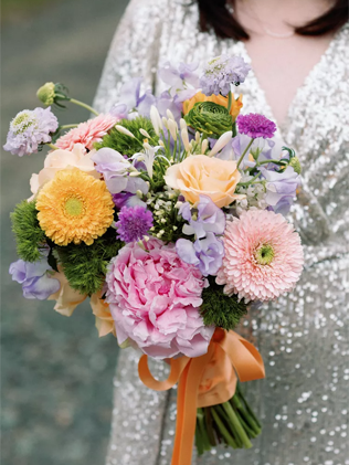 Букеты на весеннюю свадьбу: 42 трендовых идеи 