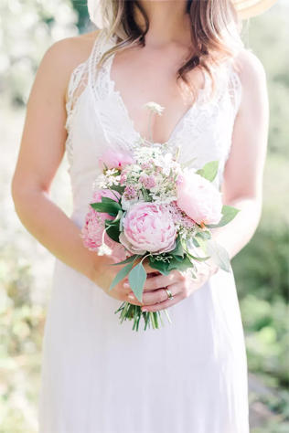Букеты на весеннюю свадьбу: 42 трендовых идеи 
