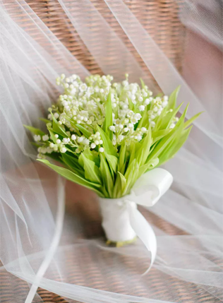 Букеты на весеннюю свадьбу: 42 трендовых идеи 