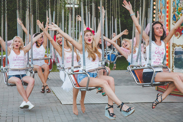 летний девичник в парке аттракционов 