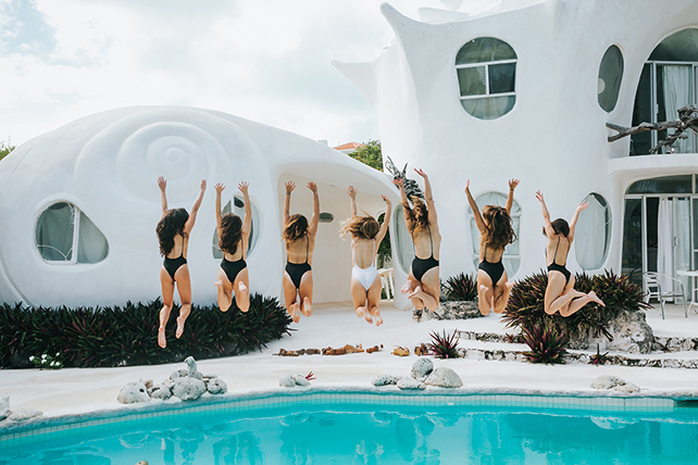 летний девичник у бассейна 