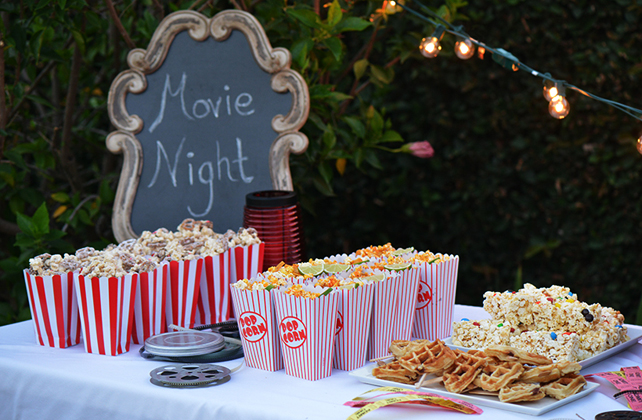развлечения для гостей на летней свадьбе, кинотеатр под открытым небом