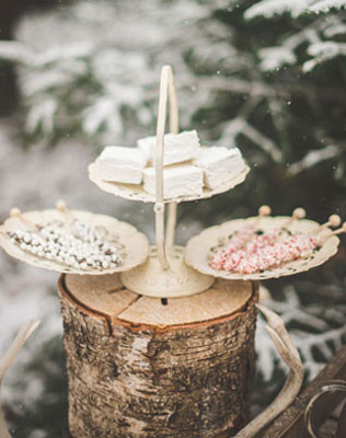 зимняя фотосессия лав стори, пикник на свежем воздухе