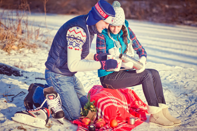зимняя фотосессия лав стори на катке