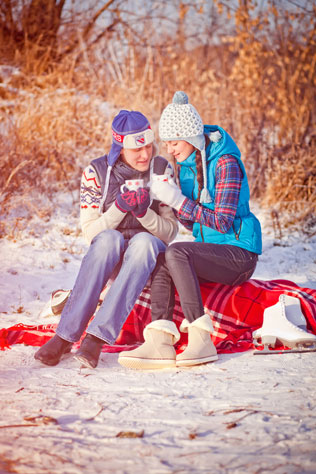 зимняя фотосессия лав стори на катке