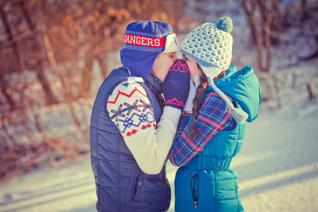 зимняя фотосессия лав стори на катке