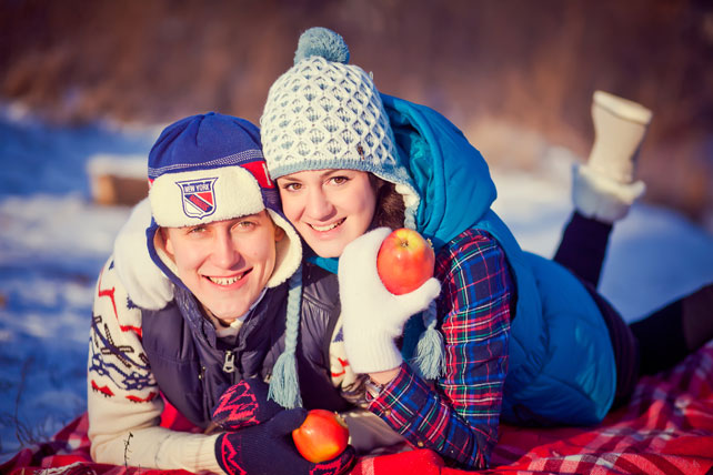 зимняя фотосессия лав стори на катке