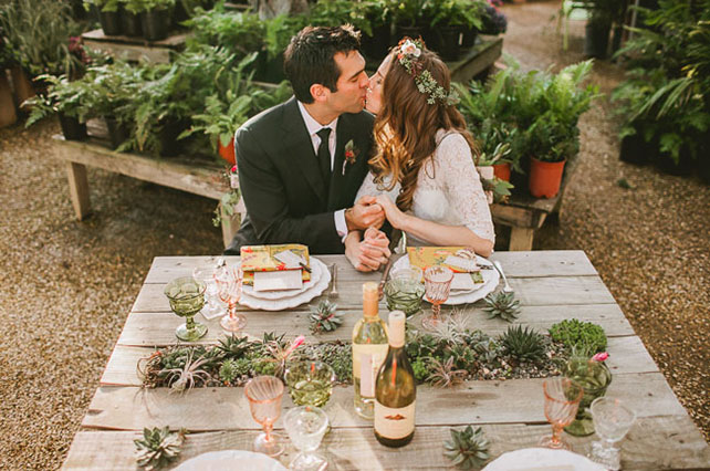 Свадьба для двоих, пикник для жениха и невесты