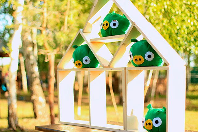 игра Angry Birds на свадьбе