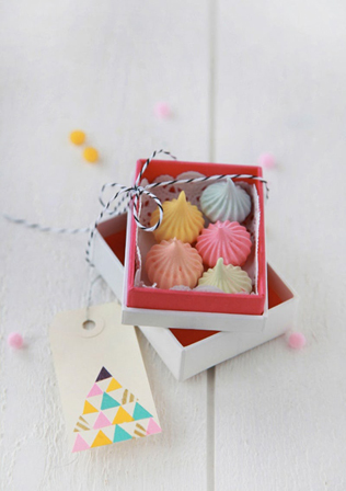 съедобные подарки гостям на свадьбе, меренги 