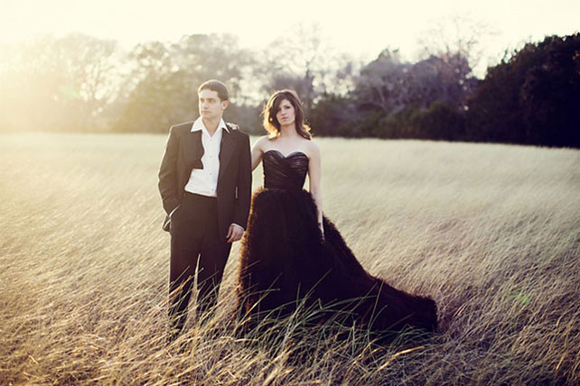 Спорно и красиво: 50 черных свадебных платьев 