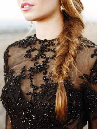 Спорно и красиво: 50 черных свадебных платьев 