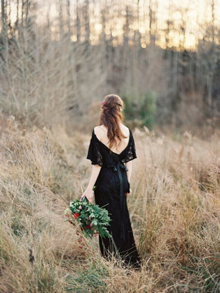 Спорно и красиво: 50 черных свадебных платьев 