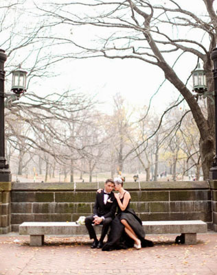 Спорно и красиво: 50 черных свадебных платьев 