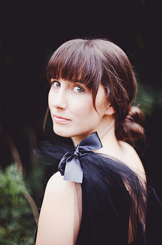 Спорно и красиво: 50 черных свадебных платьев 