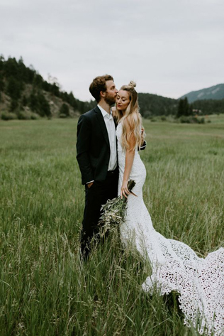 свадебные прически для длинных волос, top knot 