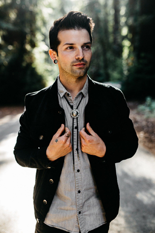 стильный образ жениха 2021 