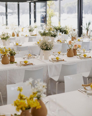 Декор свадебного стола: 51 идея для центральных украшений, 