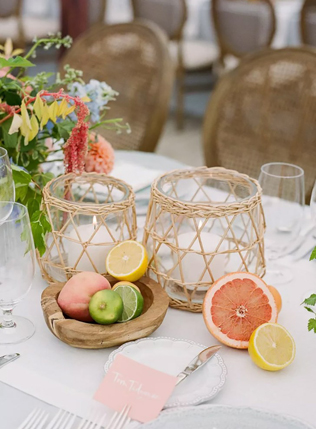 Декор свадебного стола: 51 идея для центральных украшений, 