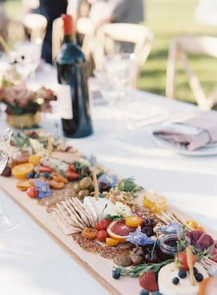 Декор свадебного стола: 51 идея для центральных украшений, 