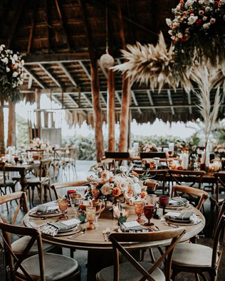 Декор свадебного стола: 51 идея для центральных украшений, 