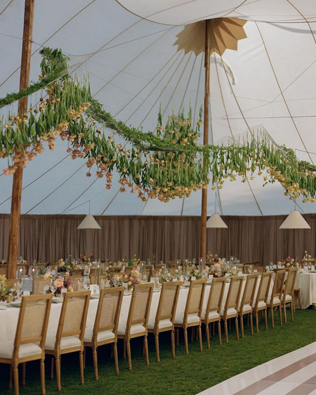 Декор свадебного стола: 51 идея для центральных украшений, 