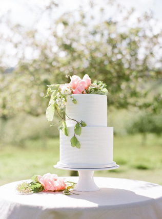 Сладкая свадьба: 55 белоснежных тортов 