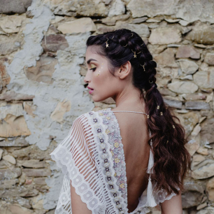 Свадебные прически на длинные волосы: тренды 2023