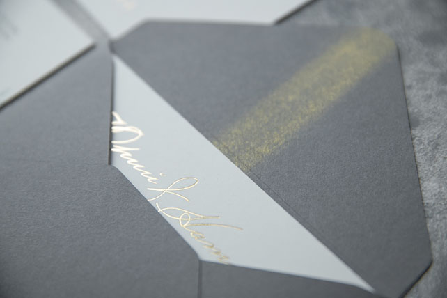 Текст приглашения: «В нашей жизни наступил тот день, когда мы поняли, что у нас одна судьба на двоих и мы хотим соединить наши сердца узами брака. Мы счастливы пригласить вас на нашу свадьбу, которая состоится 18.08.2018» Студия полиграфии Nastya Linok 