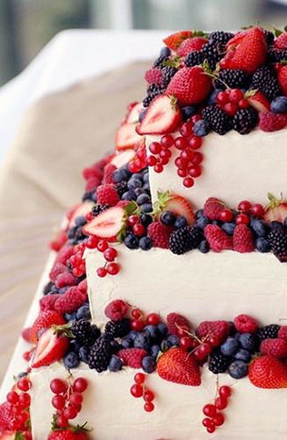 свадебный торт с экзотическими фруктами