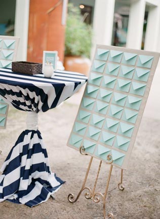 60 оригинальных идей для дизайна рассадочных карточек, конвертики