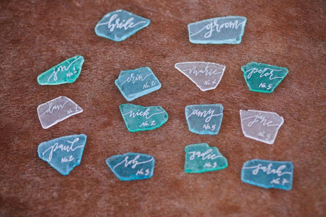 60 оригинальных идей для дизайна рассадочных карточек, карточки на стекле