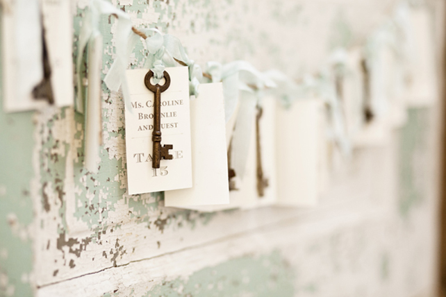 60 оригинальных идей для дизайна рассадочных карточек, ключ