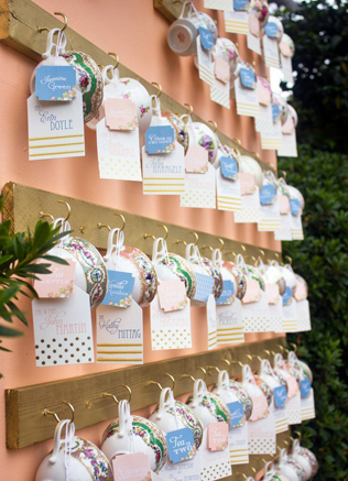 60 оригинальных идей для дизайна рассадочных карточек, чашки