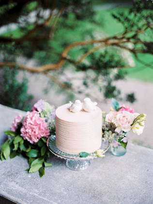 60 необычных топперов для вашего свадебного торта 