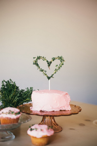 60 необычных топперов для вашего свадебного торта 