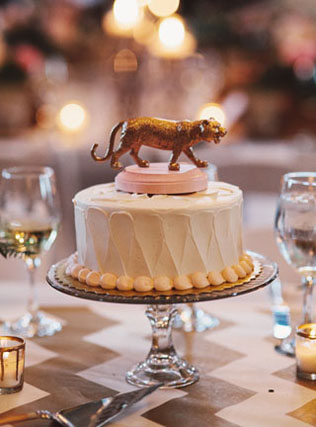 60 необычных топперов для вашего свадебного торта 