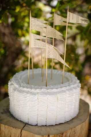 60 необычных топперов для вашего свадебного торта 