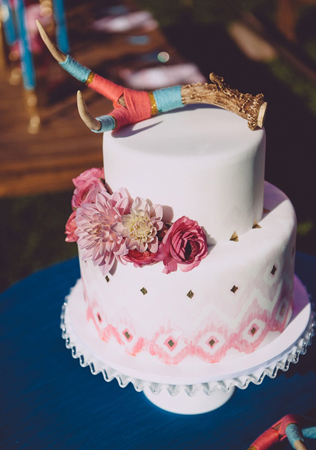 60 необычных топперов для вашего свадебного торта 