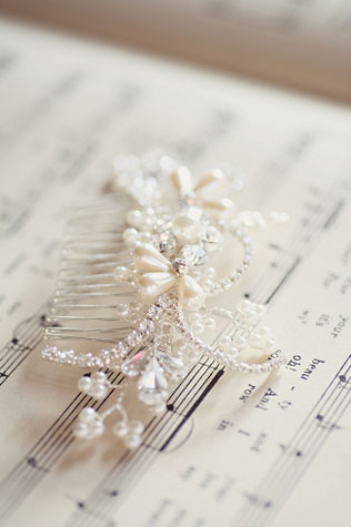 Зимние свадебные аксессуары: 60 украшений для волос 