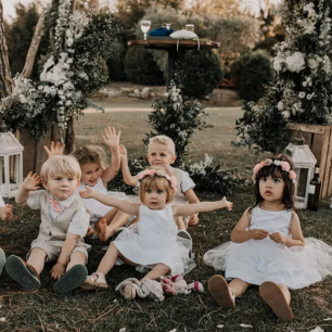 10 идей, чем занять детей на свадьбе