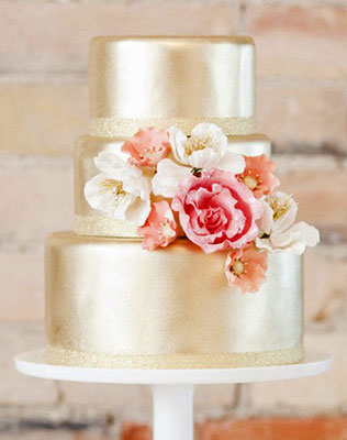 золотой свадебный торт