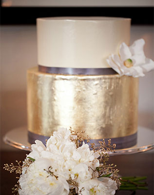 золотой свадебный торт