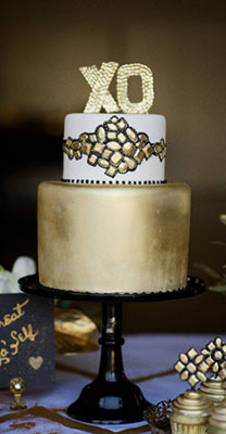 золотой свадебный торт