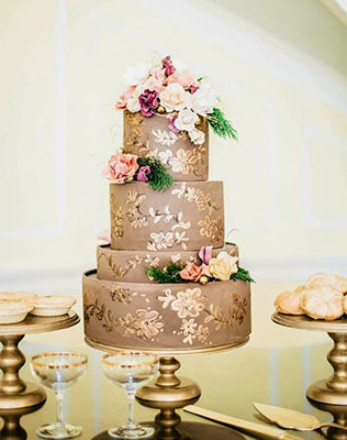 золотой свадебный торт